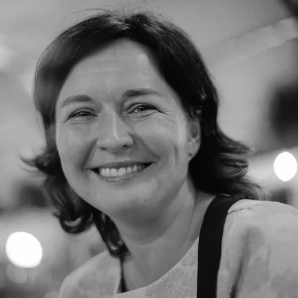 Porno filmlar va guruhli jinsiy aloqalarni tomosha qiling